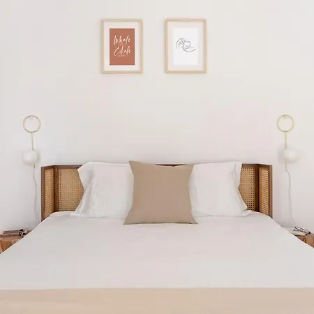 Spacious 6bedroom House W/ Sunny Terrace In 4* Lissabon