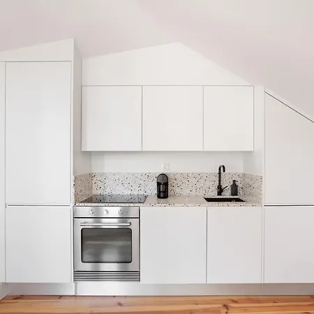 Gasthof Spacious 6bedroom House W/ Sunny Terrace In 4*