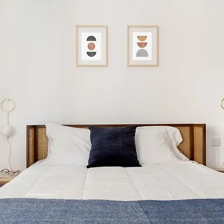 Spacious 6bedroom House W/ Sunny Terrace In Gasthof Lissabon