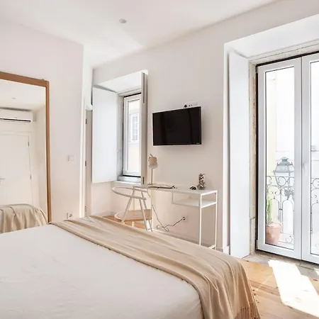Gasthof Spacious 6bedroom House W/ Sunny Terrace In