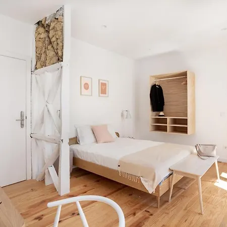 Πανσιόν Spacious 6bedroom House W/ Sunny Terrace In